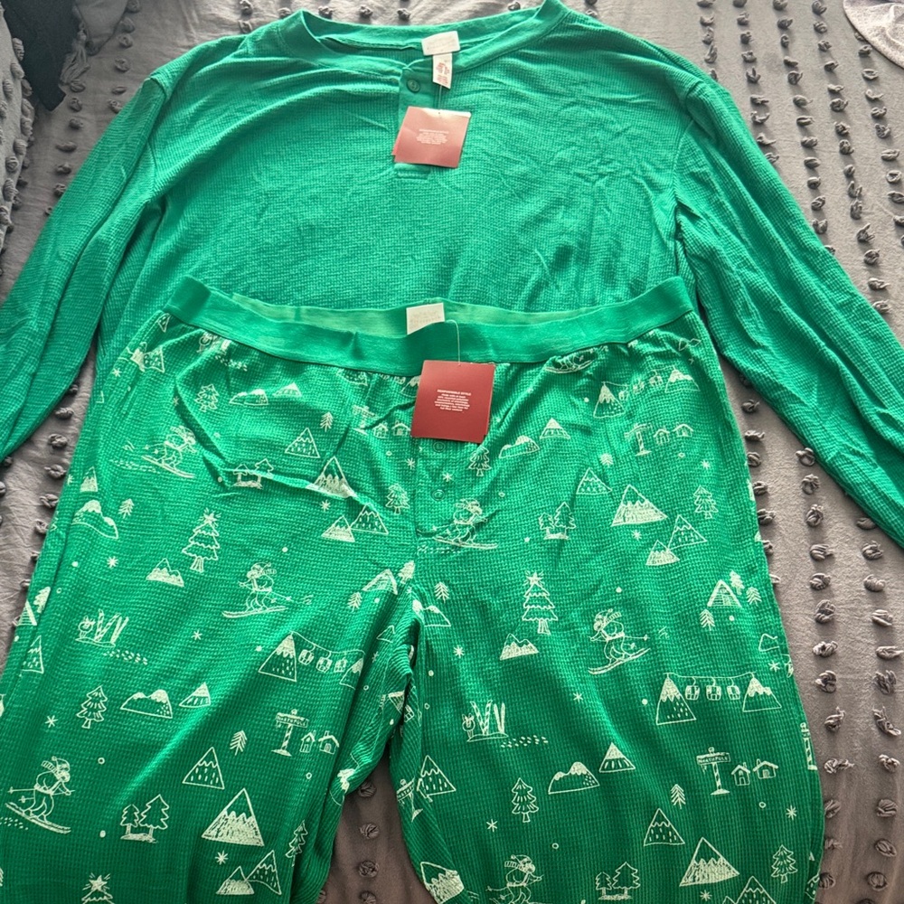 Wondershop Green Men's Pajama Set with Winter Print